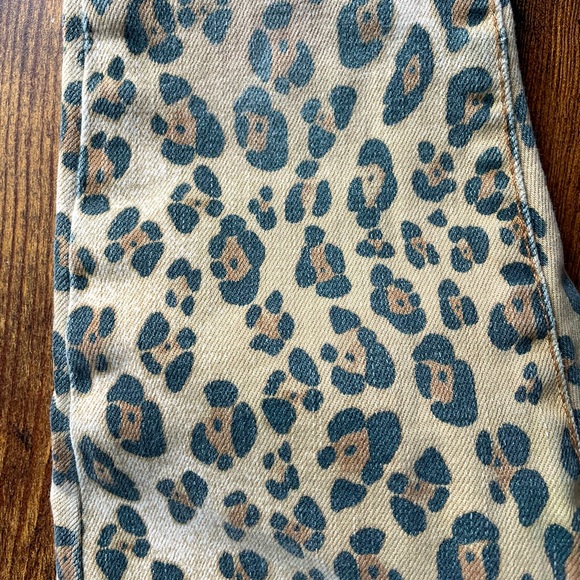Gap kids cheetah print jeans 🐆 - Picture 3 of 3